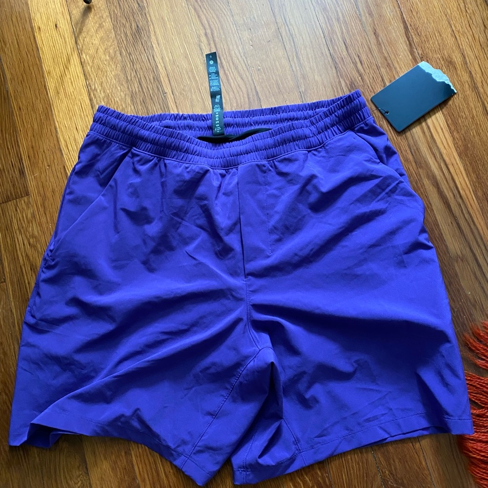 Never worn lululemon lace break short L